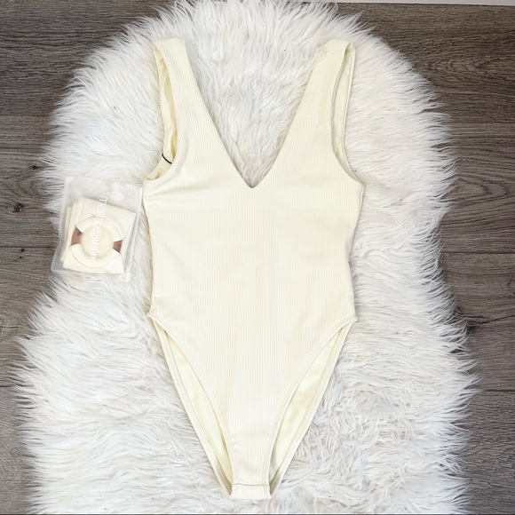 Montce Swim Cream Rib Kim One Piece Size XS - Picture 2 of 4